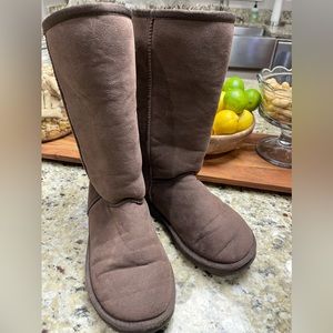 Ugg classic tall boots dark brown size 6